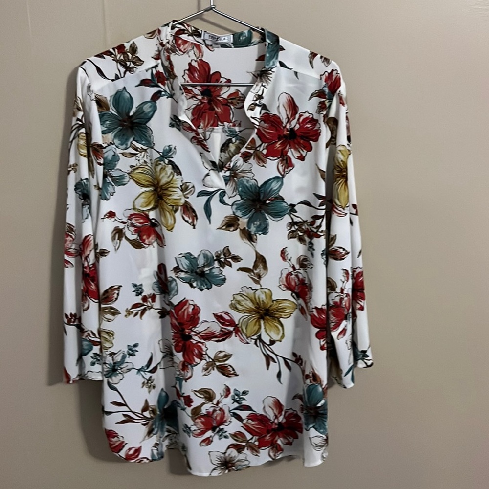 Floral print blouse